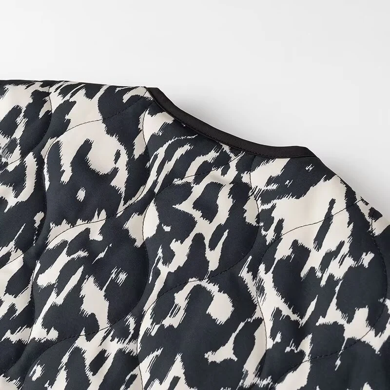 Damen Steppjacke im Oversize-Boxy-Schnitt mit rundem Halsausschnitt und abstraktem Animal-Print Drune