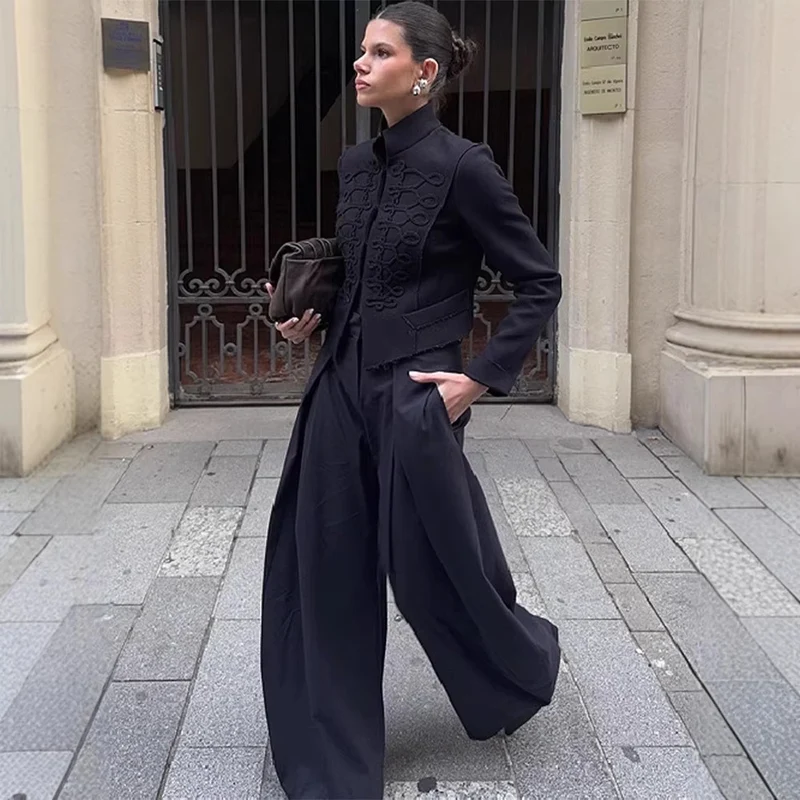 Damen Militärisch inspirierte Kurzjacke mit Kordel- und Hakenverzierung Drune