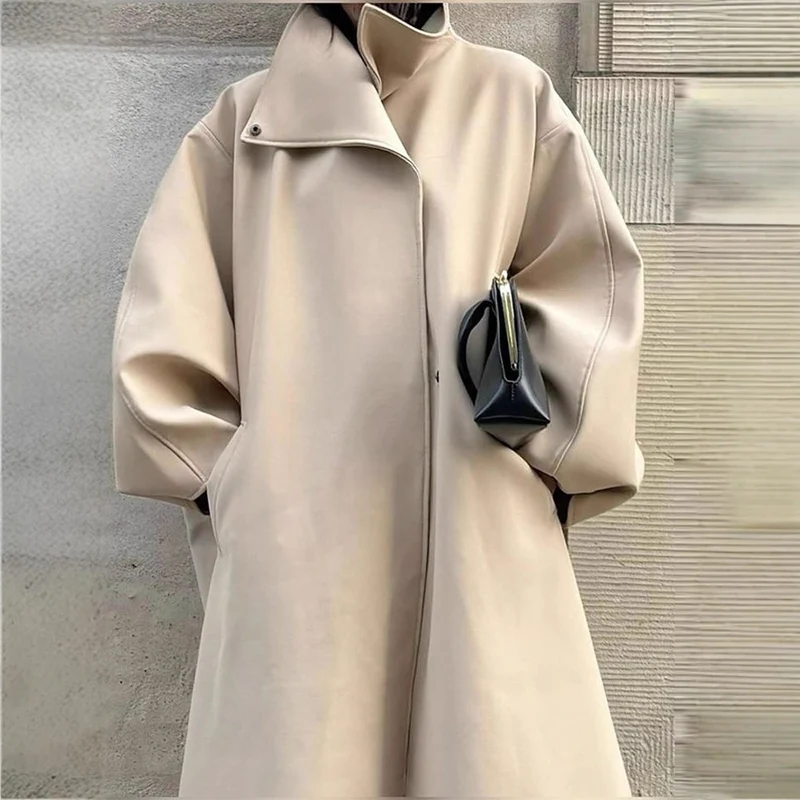 Damen Mantel im minimalistischen Midi‑Schnitt mit Stehkragen und verdeckter Knopfleiste Drune