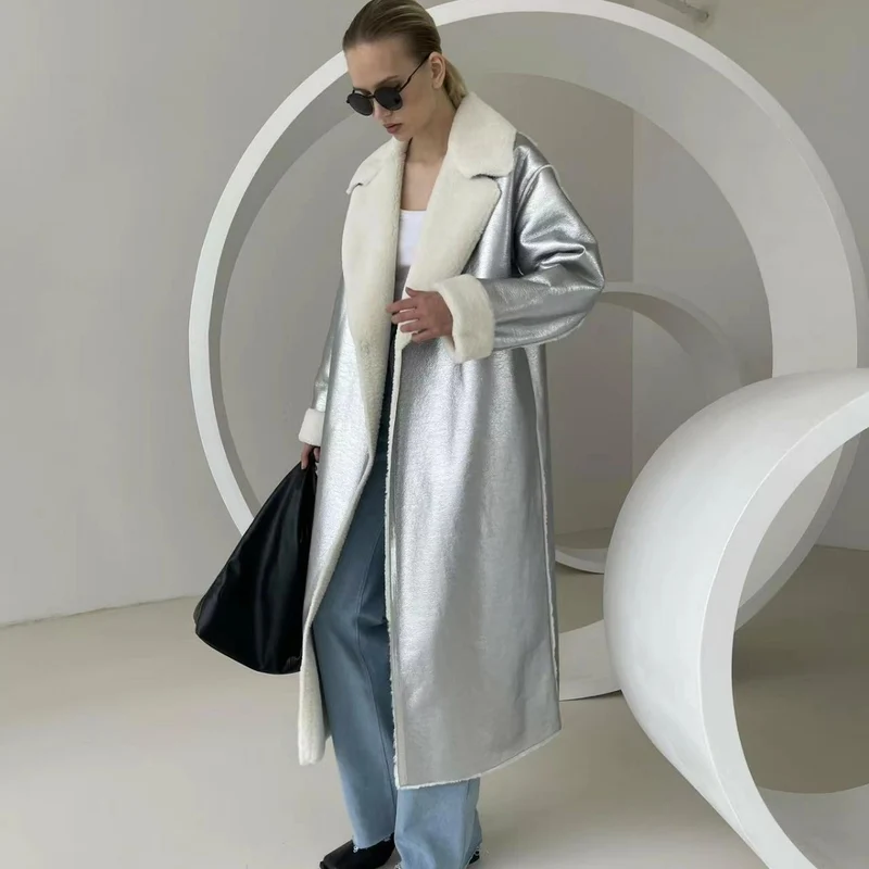 Damen Longline-Mantel aus Metallic‑Material mit Teddyfutter und überschnittener Schulter Drune