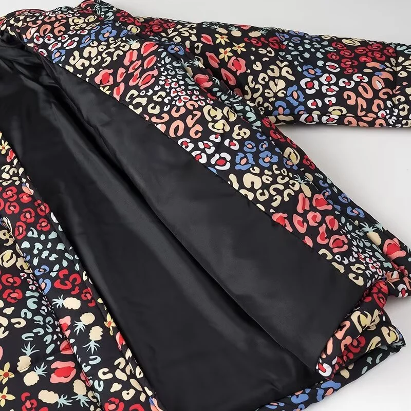 Damen Leichte wattierte Kurzjacke mit Stehkragen, verdeckter Knopfleiste und 3/4-Ärmeln Drune
