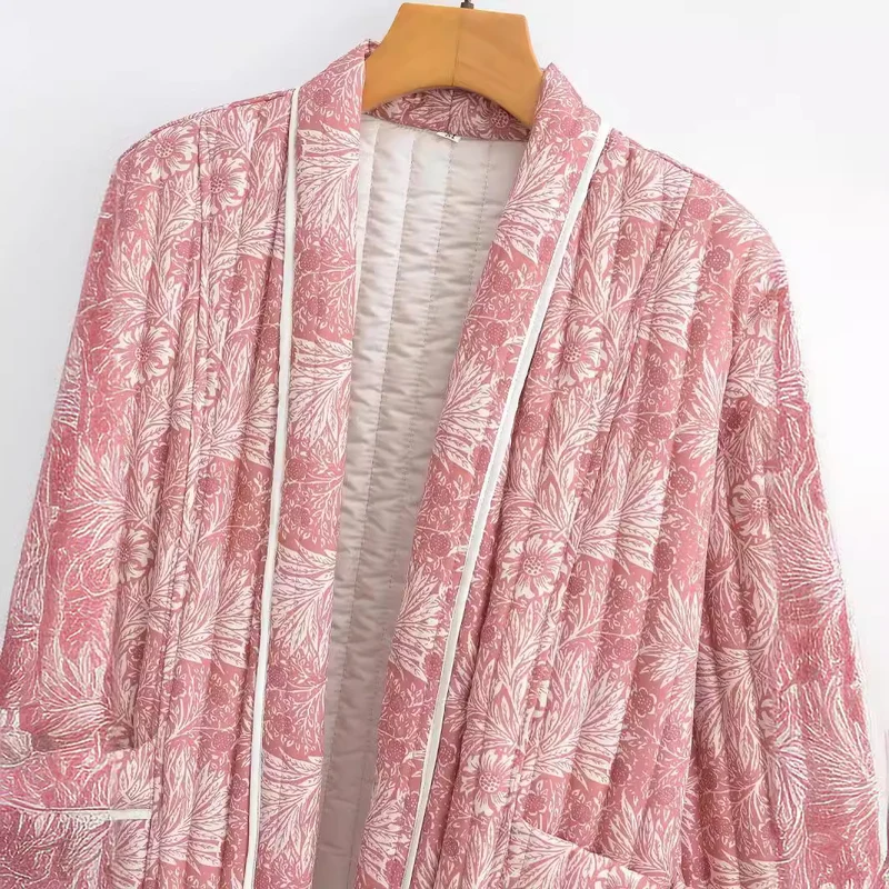 Damen Leichte gesteppte Jacke im Kimono-Stil mit floralem Blockdruck und Kontrastpaspel Drune