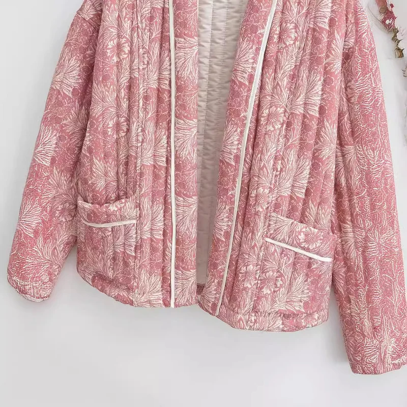 Damen Leichte gesteppte Jacke im Kimono-Stil mit floralem Blockdruck und Kontrastpaspel Drune