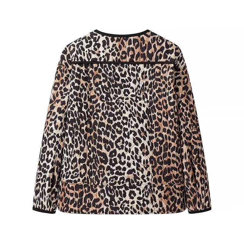 Damen Kurzjacke mit Leo‑Alloverprint, Rundhalsausschnitt und kontrastierender Paspel Drune