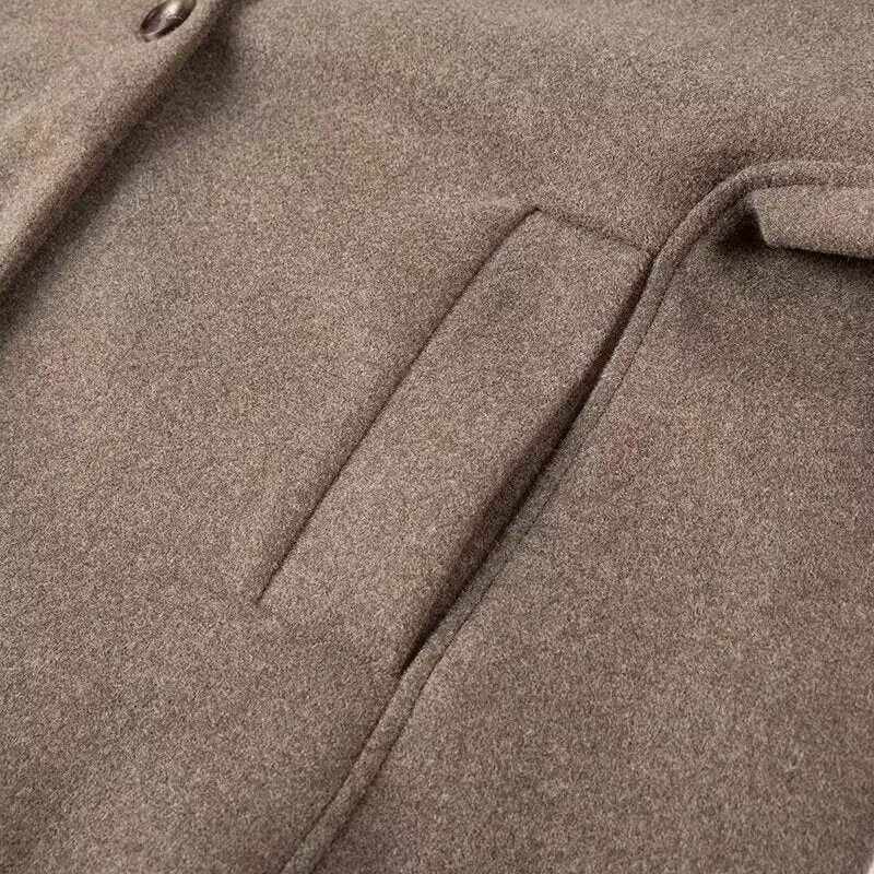 Damen Kurzjacke im Boxy‑Schnitt mit V‑Ausschnitt und Zwei‑Knopf‑Verschluss Drune