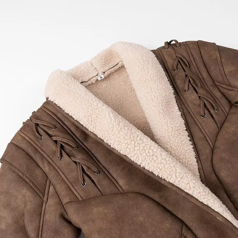 Damen Kurzjacke im Aviator‑Look mit Sherpa‑Futter, Bindegürtel und Schulter‑Schnürung Drune