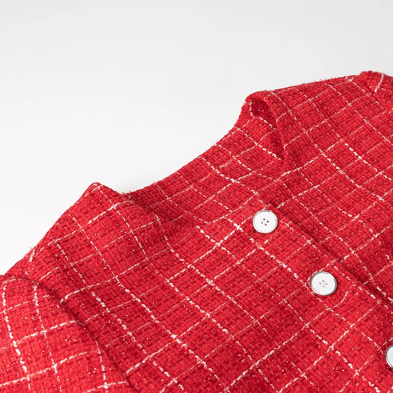 Damen Kurzgeschnittener Bouclé‑Tweed‑Blazer mit Rundhals, Zierknöpfen und aufgesetzten Taschen Drune