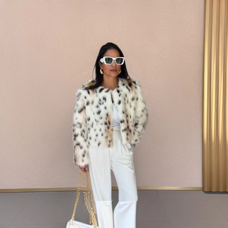 Damen Kurzfelljacke aus Kunstfell mit Leoprint und kastiger Silhouette Drune