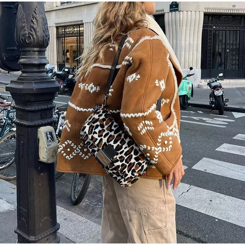 Damen Kurze Velourslederjacke mit Teddyfutter und Zierstickerei Drune