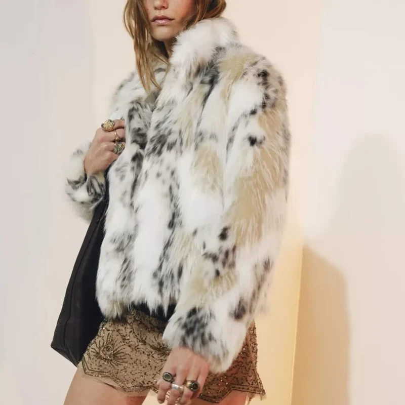 Damen Kurze Kunstfelljacke im Patchfell-Look mit hohem Stehkragen Drune