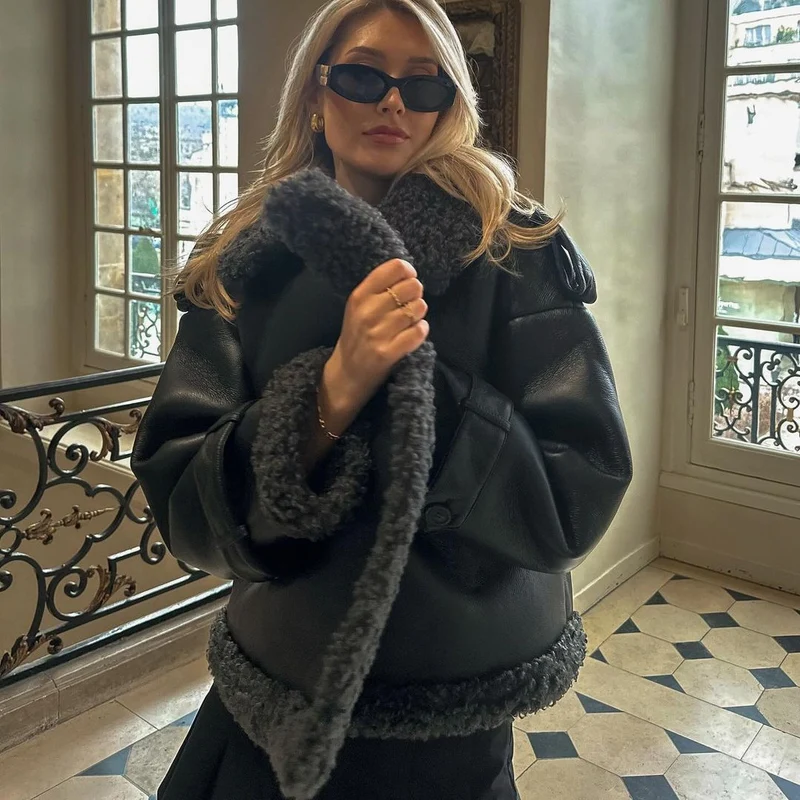 Damen Kurze Fliegerjacke aus Kunstleder mit Teddyfell-Kragen und Taillengürtel Drune