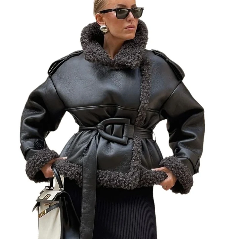 Damen Kurze Fliegerjacke aus Kunstleder mit Teddyfell-Kragen und Taillengürtel Drune