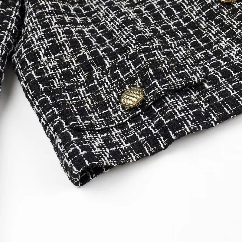 Damen Kurze Bouclé-Tweed-Jacke mit Rundhals, dekorativen Zierknöpfen und aufgesetzten Taschen Drune