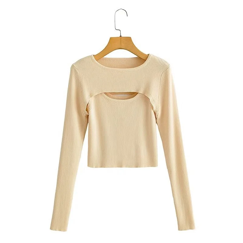Damen Kurz geschnittenes Rippstrick-Top mit asymmetrischen Cut-Outs und Rundhalsausschnitt Drune