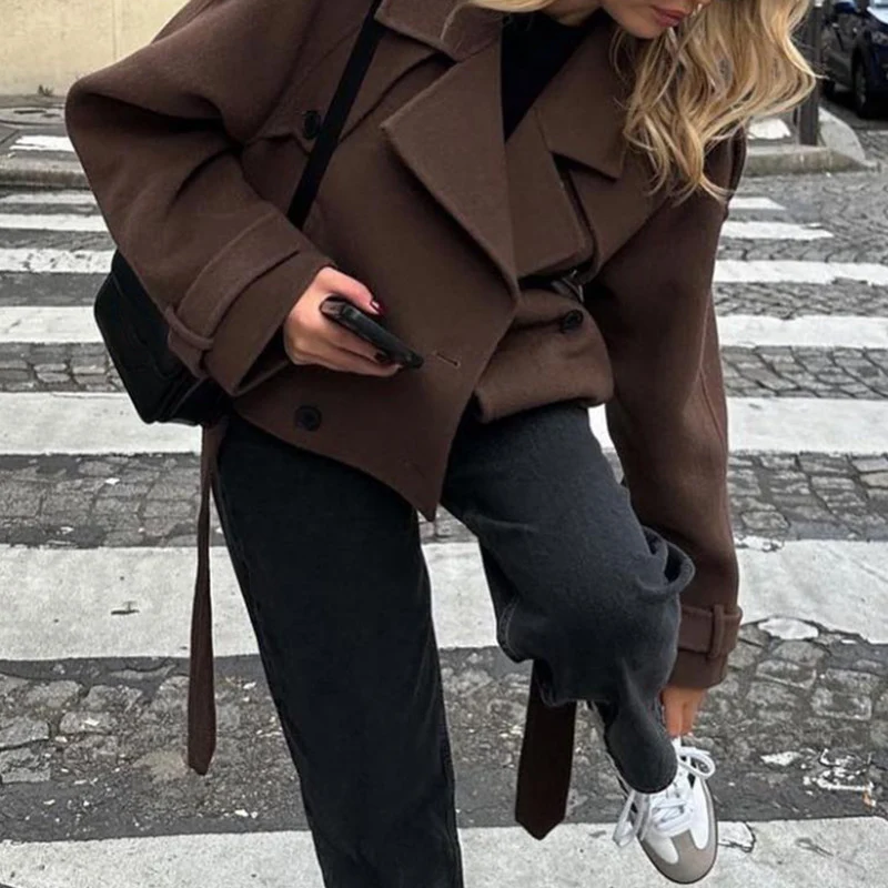 Damen Kurz geschnittener Oversize-Wollmix-Peacoat mit weitem Revers und Bindegürtel Drune