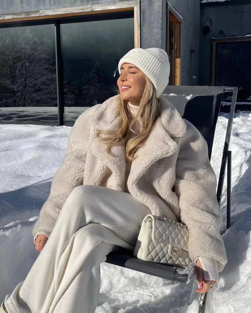 Damen Kurz geschnittene Teddy‑Boxyjacke mit Schalkragen und praktischen Eingrifftaschen Drune