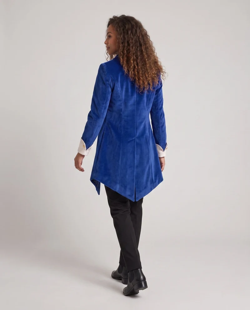 Damen Elegante Festtagsjacke mit kunstvollen Stickereien und detailreicher Knopfleiste Drune