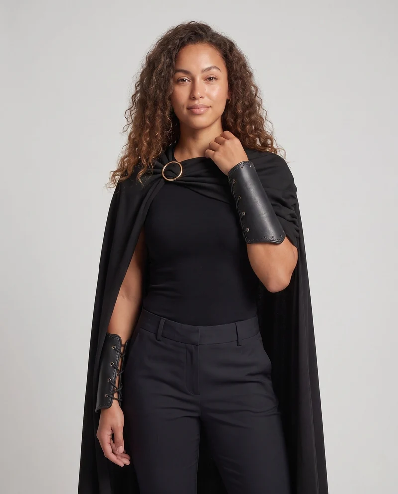 Damen eleganter Cape mit stilvollen Drapierungselementen Drune