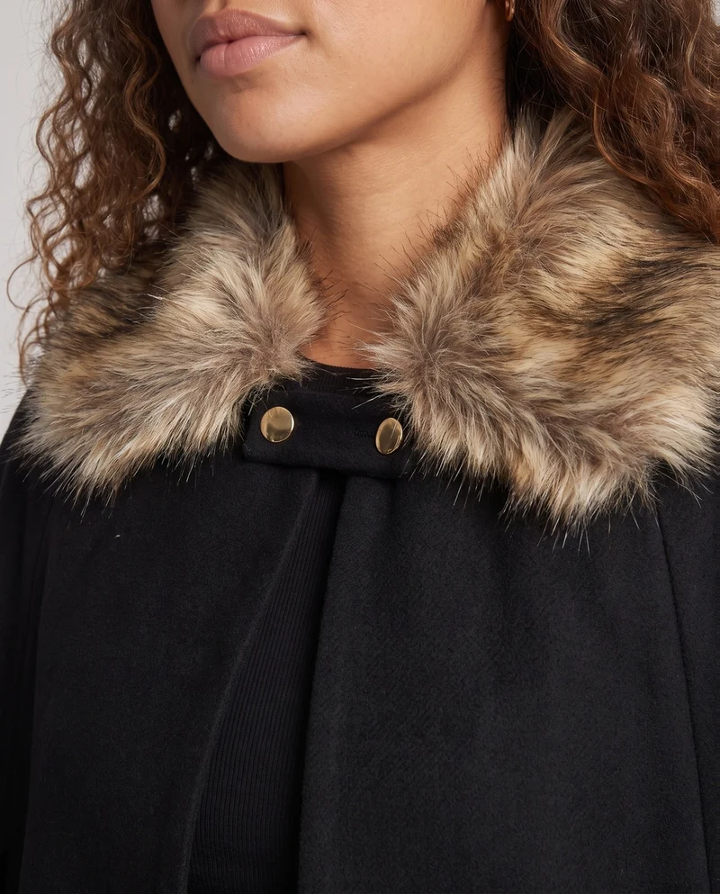 Damen eleganter Kapuzenumhang mit geschmeidigem Schnitt und kunstvollen Verzierungen Drune