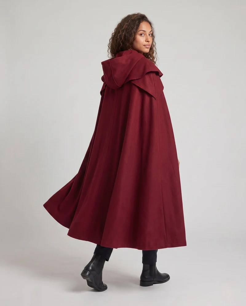 Damen eleganter Kapuzenumhang mit schwingendem Schnitt und Rüschenakzenten Drune