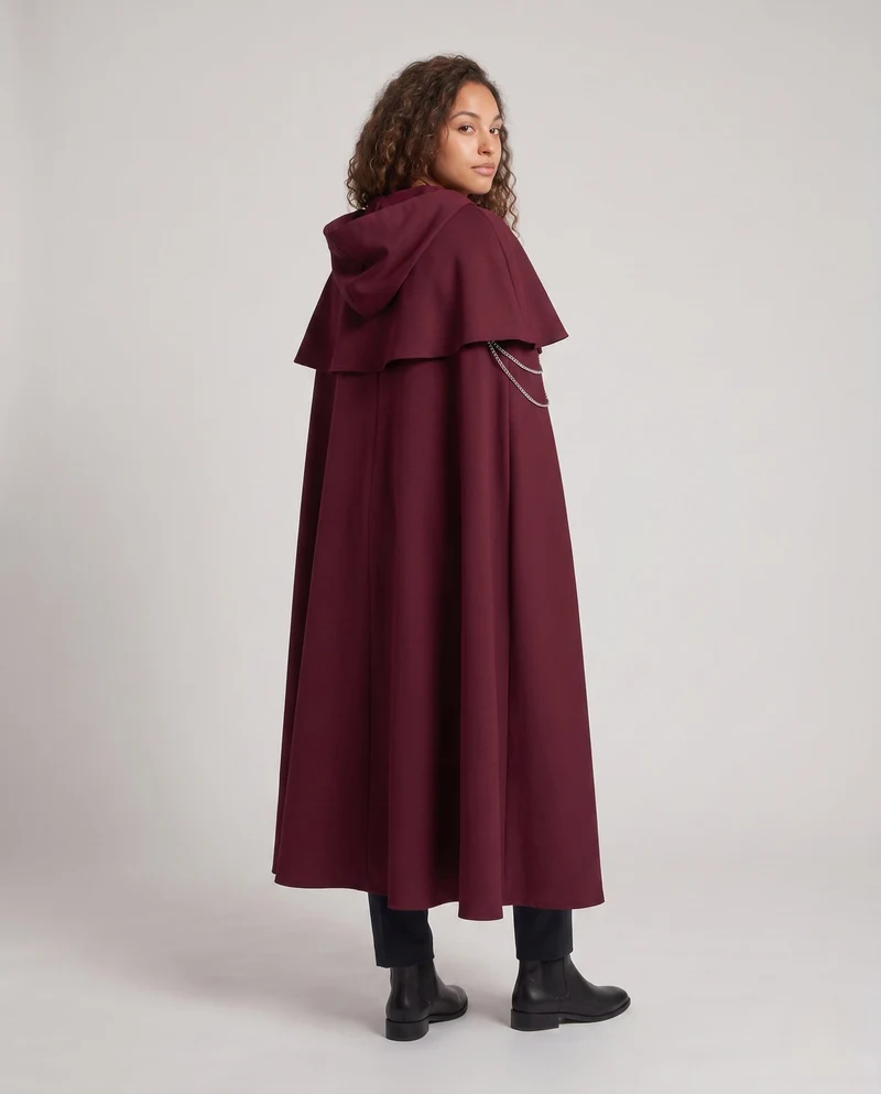 Damen eleganter Zauberumhang mit Kapuze und dekorativen Kettenakzenten Drune
