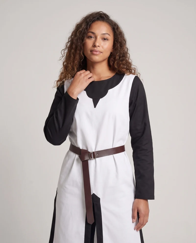 Damen historisches Mittelalterkleid mit verzierten Ärmeln und dekorativem Gürtel Drune