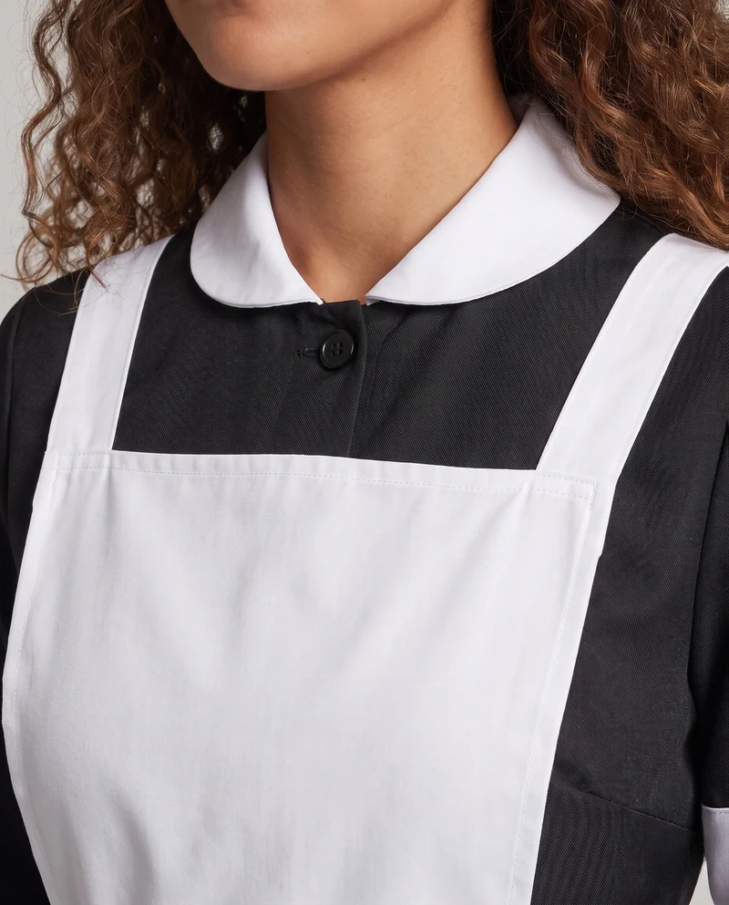 Damen Kostüm mit traditionellem Schürzen-Design und zugehörigem Zubehör Drune
