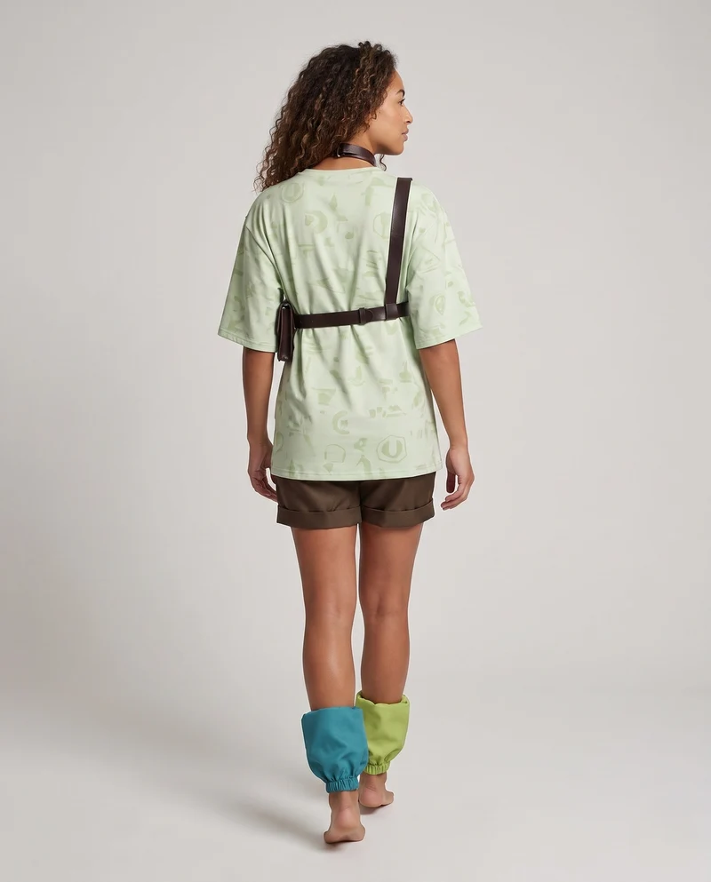 Damen Kostümset mit modischen Accessoires und lässigen Shorts Drune