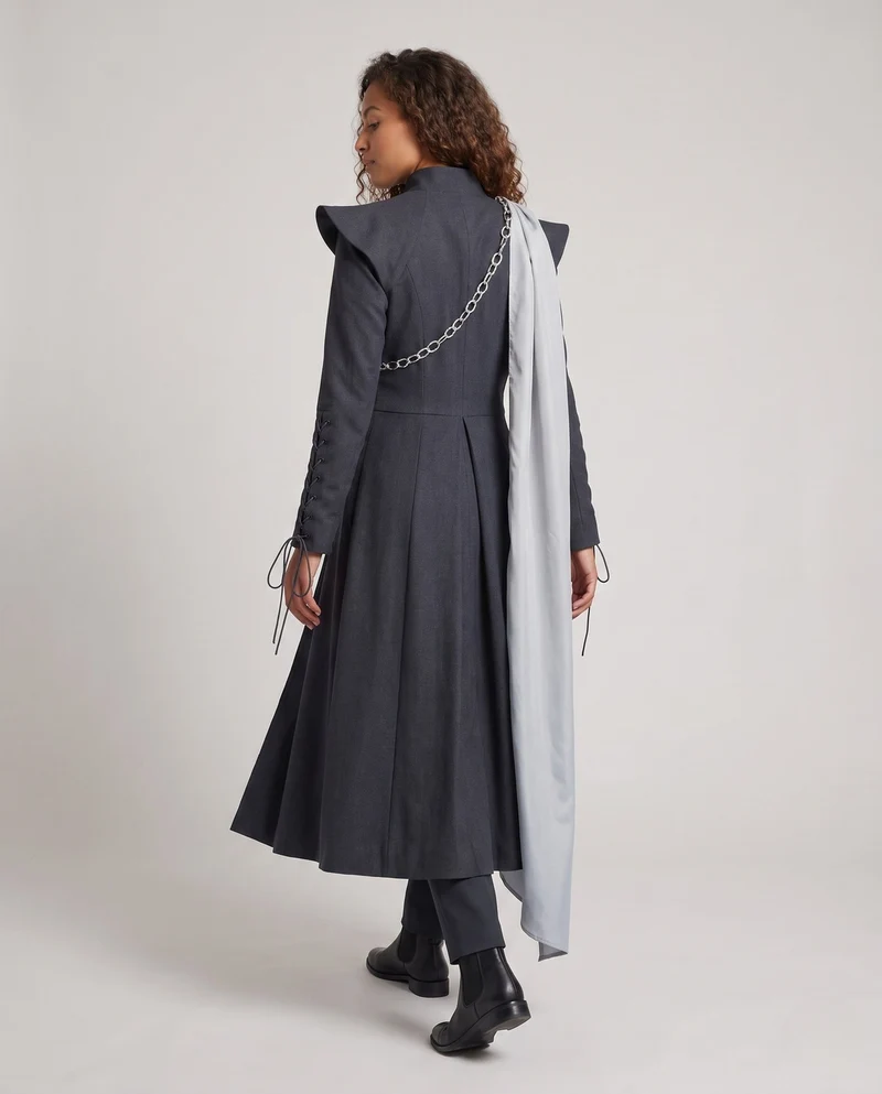 Damen lange Designer-Kleid mit einzigartigem Schnitt Drune