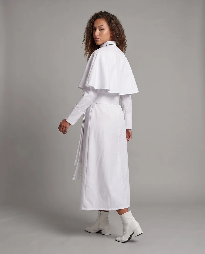 Damen Liturgisches Gewand mit eleganter Kragenpartie und stylischem Umhang Drune