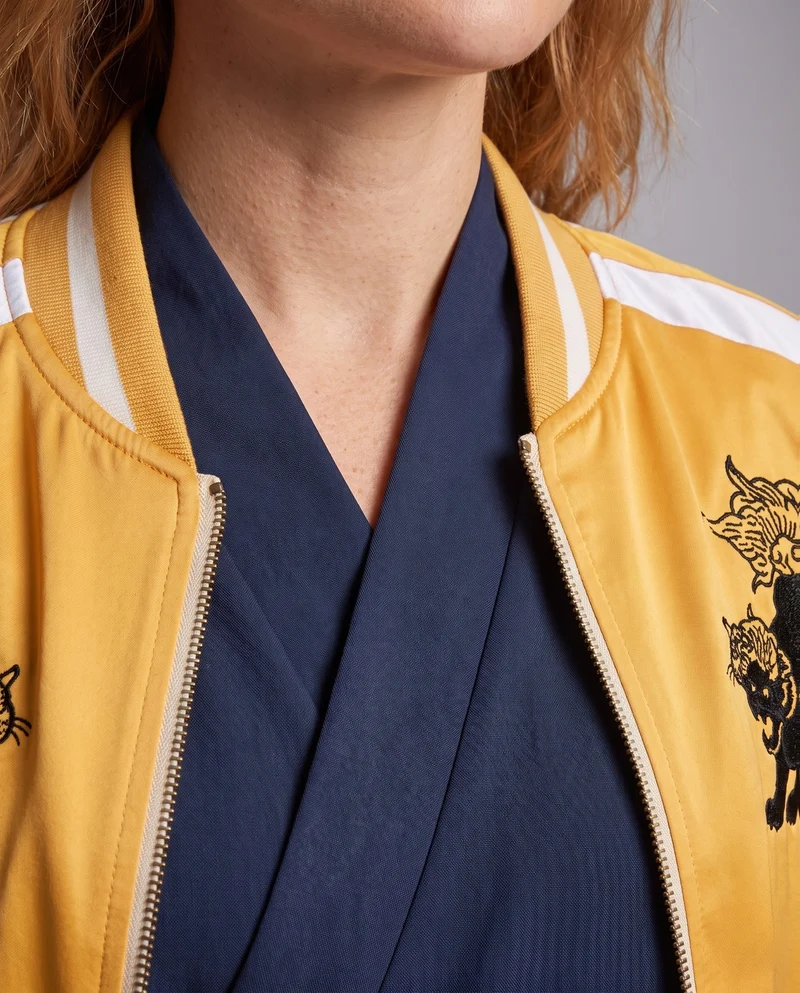 Damen stylische Bomberjacke mit gesticktem Design Drune