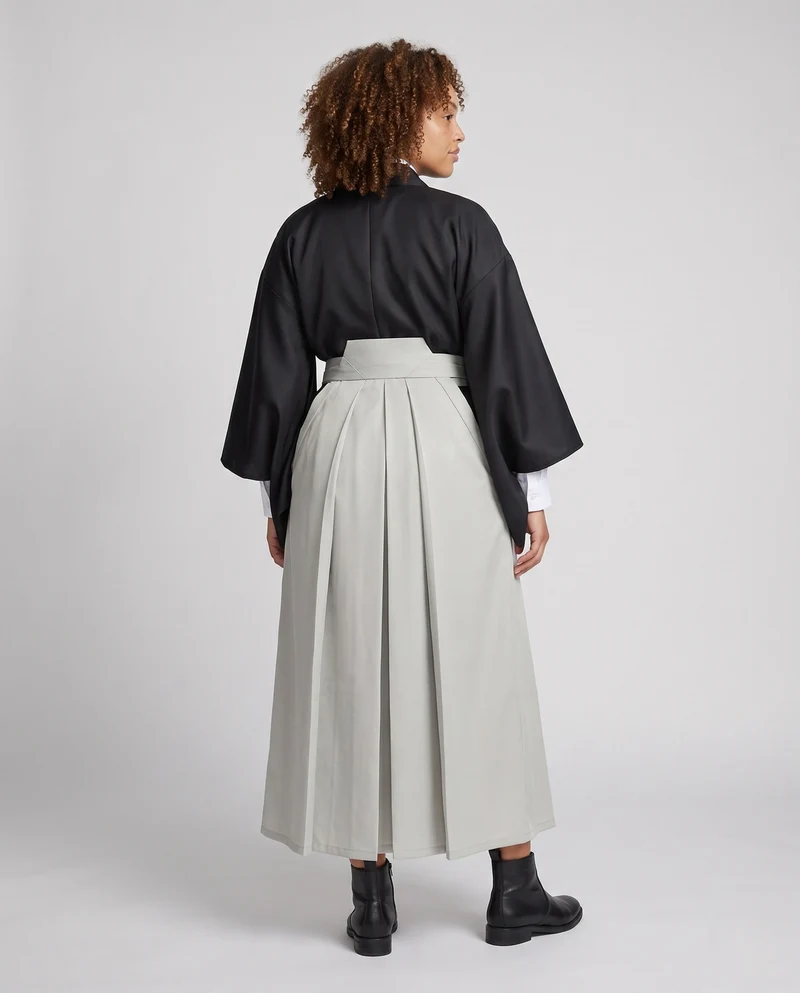 Damen traditionelles Kimono-Outfit mit Gürtel und Hemd Drune