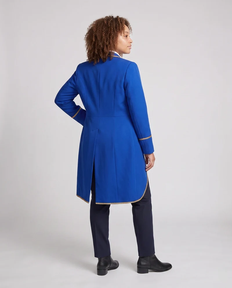Damen traditionelles Kostümset mit eleganten Applikationen und vielseitigen Accessoires Drune