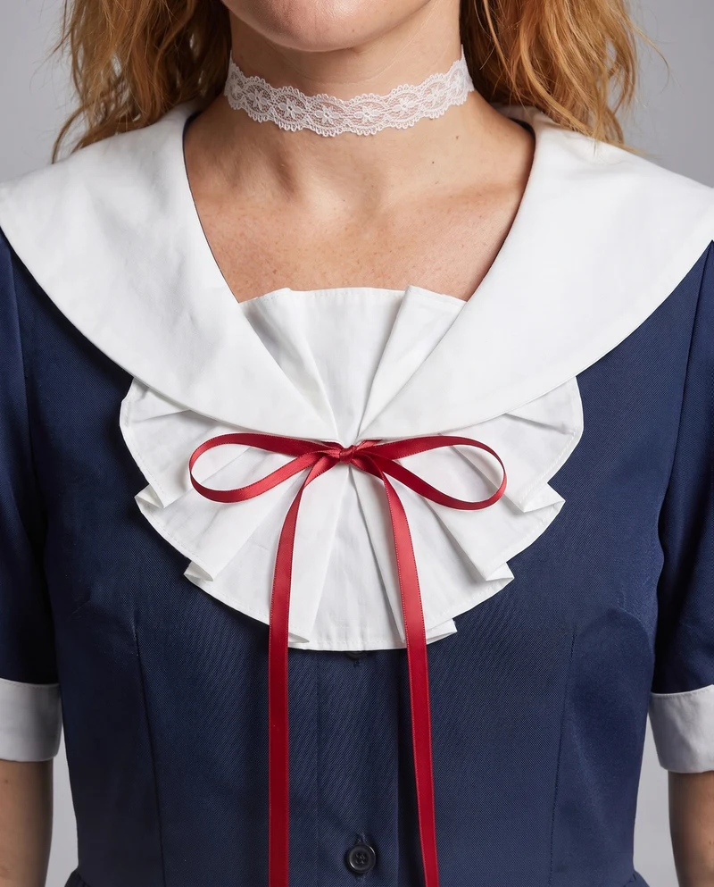 Damen verspieltes Gothic-Kleid mit eleganten Rüschendetails und kunstvollen Accessoires Drune