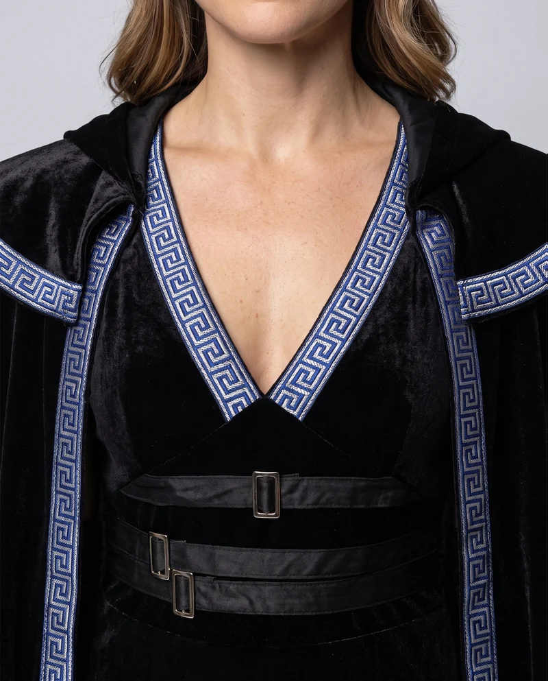 Damen Elegantes Samtkleid mit Kapuze und Rüschendetails Drune