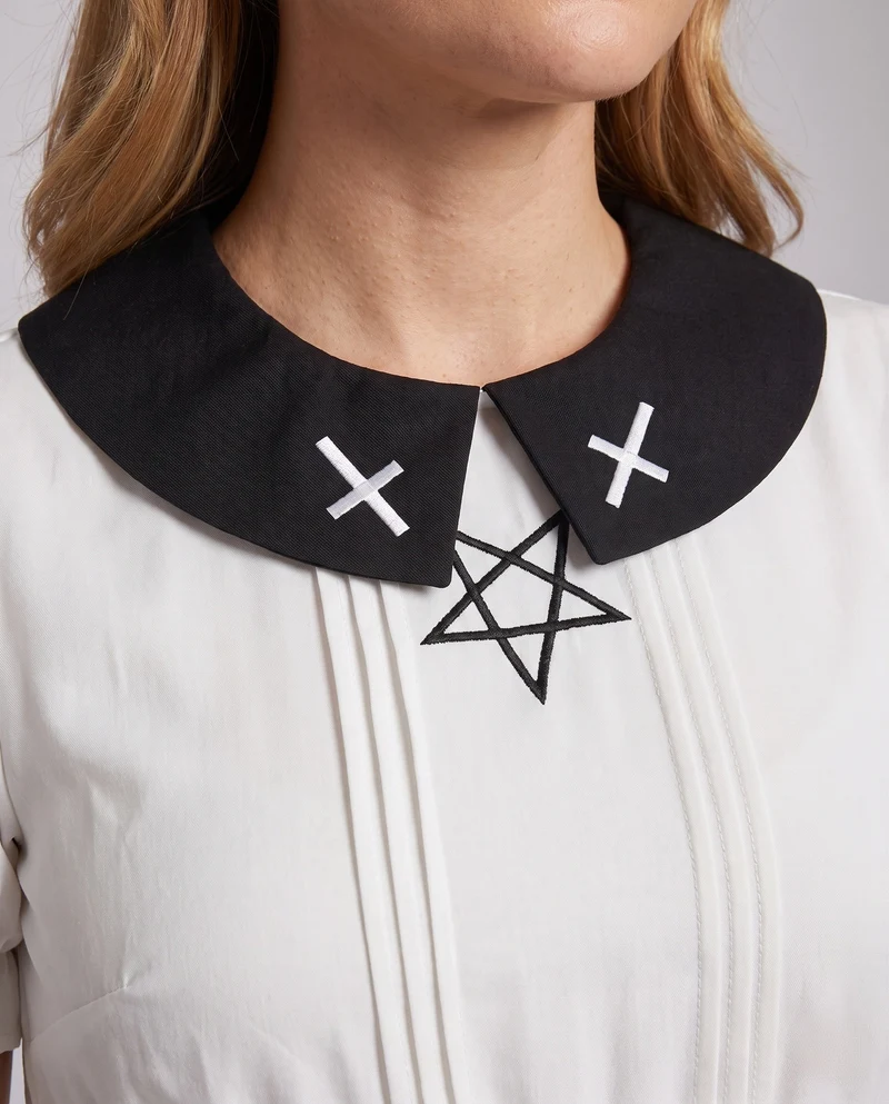 Damen Gothisches Kleid mit Kragen und Symbol-Motiv Drune
