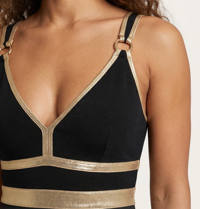 Damen Kostümkleid mit hohem Schlitz und goldenen Akzenten Drune