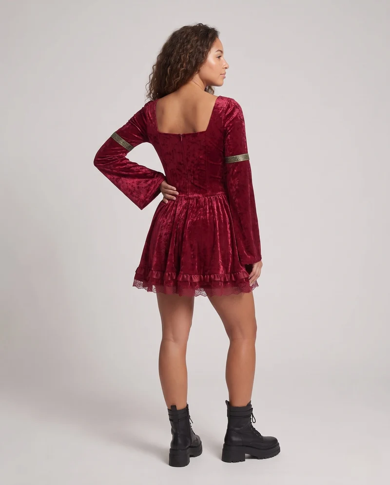 Damen Kostümkleid mit Spitzenverzierungen und weiten Ärmeln Drune