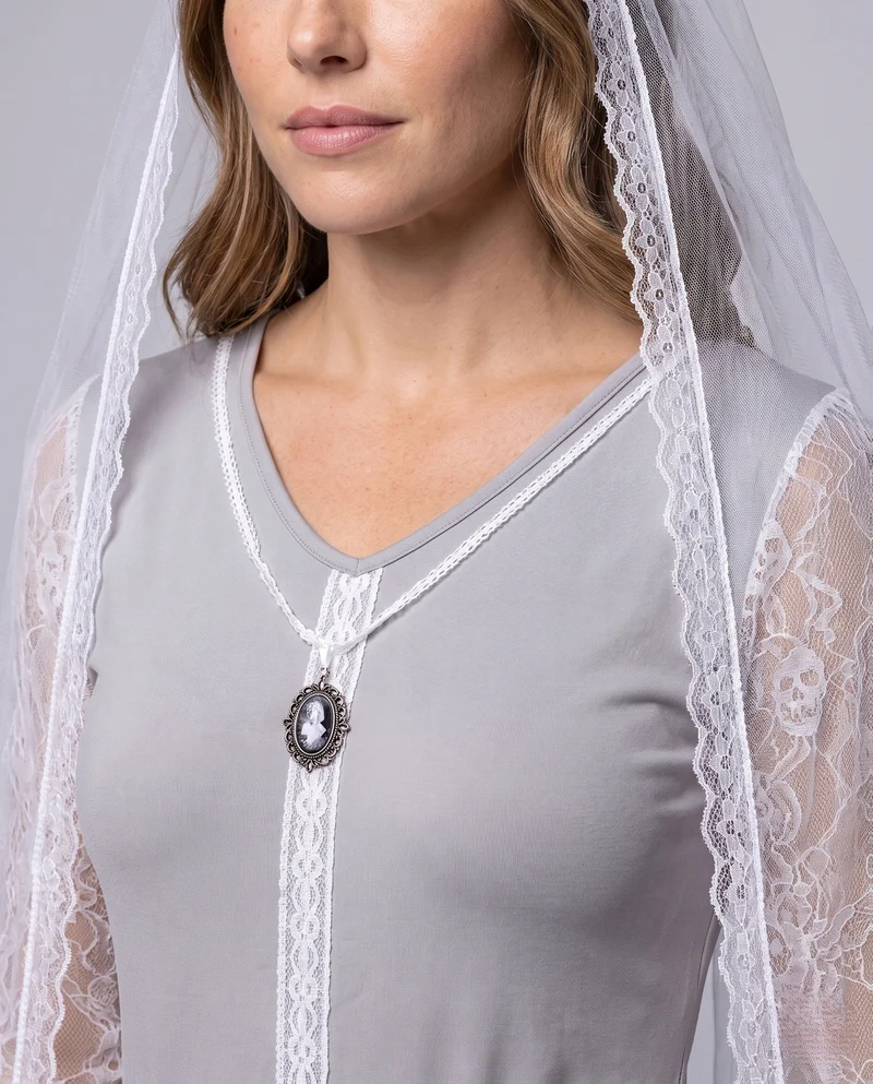 Damen Elegantes Hochzeitskleid mit transparentem Schleier und romantischen Akzenten Drune