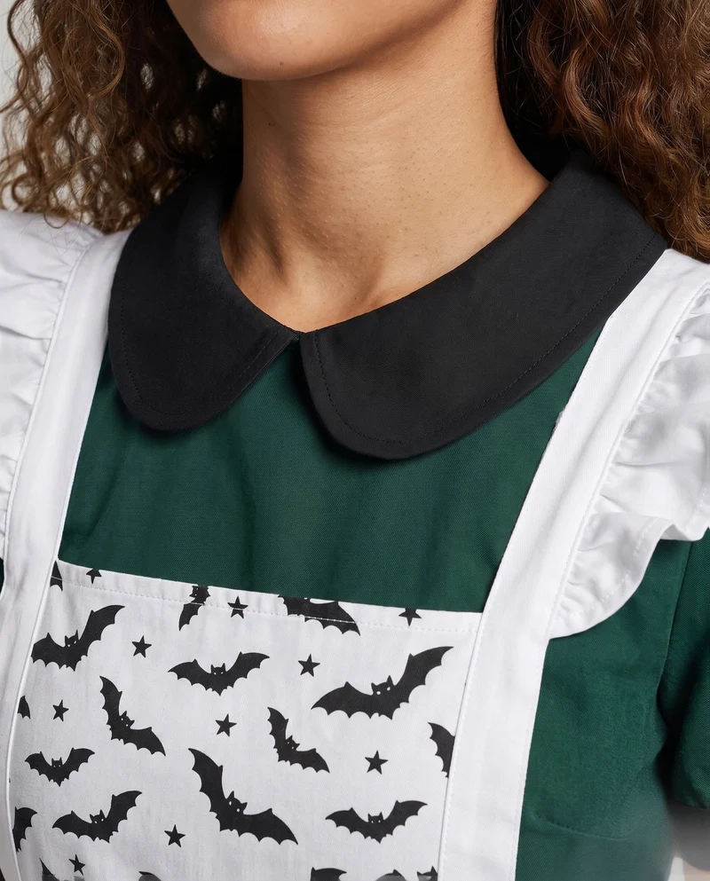 Damen Halloween Kostüm als verspielte Köchin mit Vampirakzenten Drune