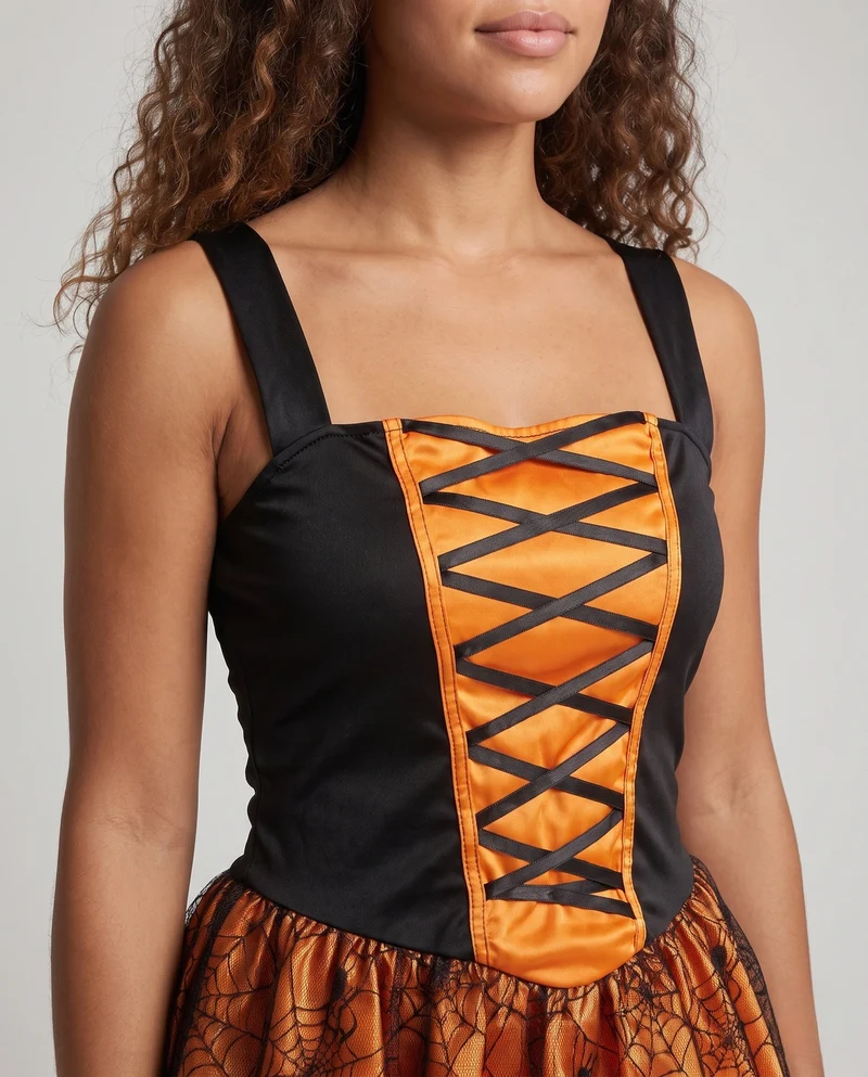 Damen Hexen Kostüm mit schwingendem Rock und elegantem Hut Drune