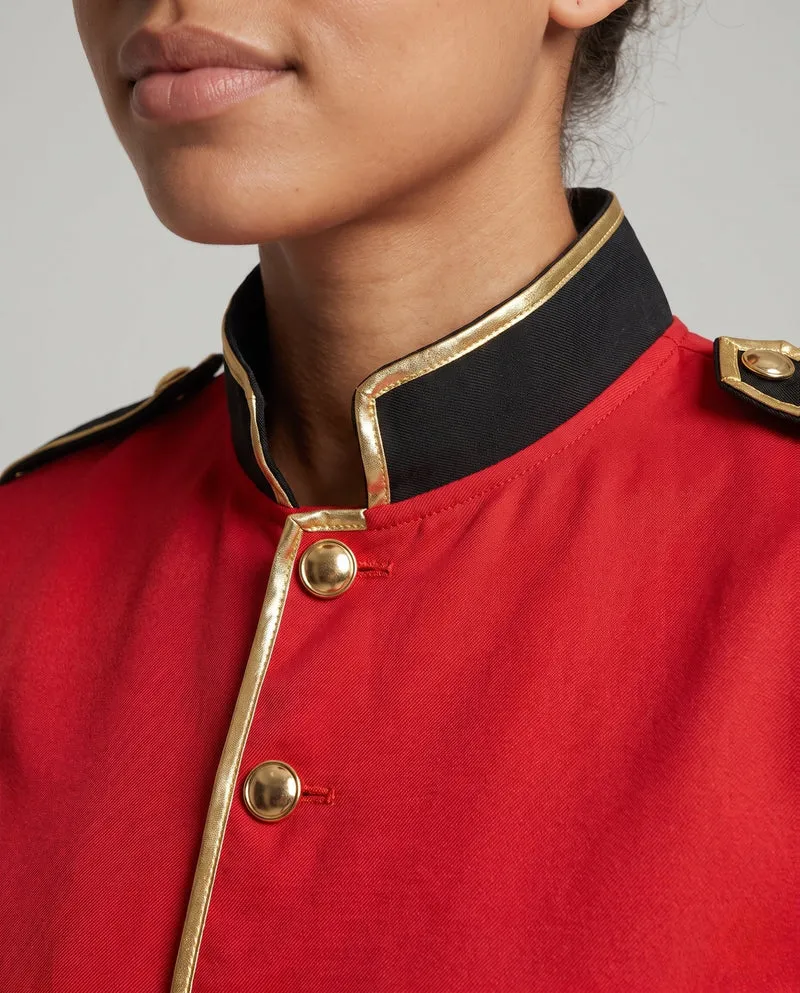 Damen Kostüm im Militärstil mit Rock und eleganten Akzenten Drune