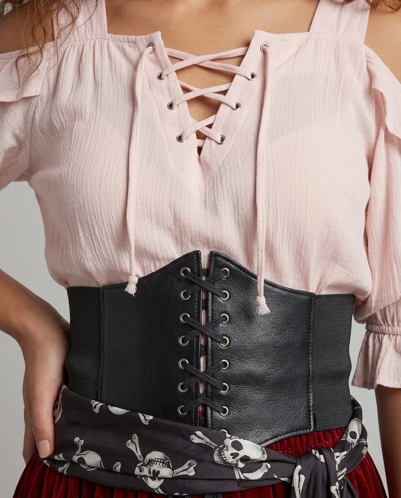 Damen Piratinnenkostüm mit eleganter Taillierung und fließendem Rock Drune