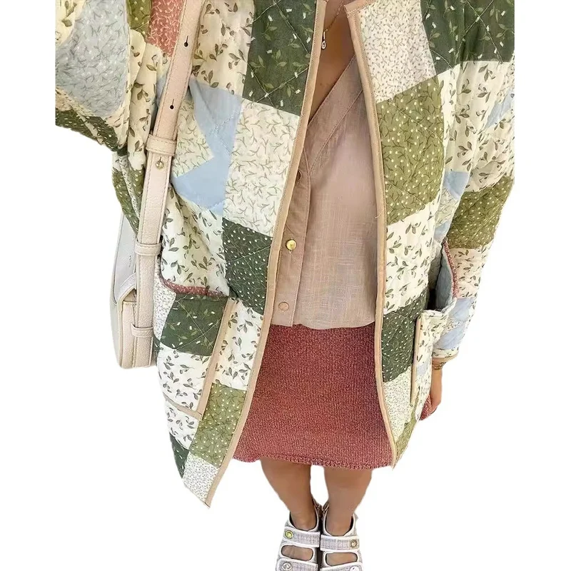 Damen Gefütterter Patchwork‑Steppmantel mit floralen Einsätzen und aufgesetzten Taschen Drune