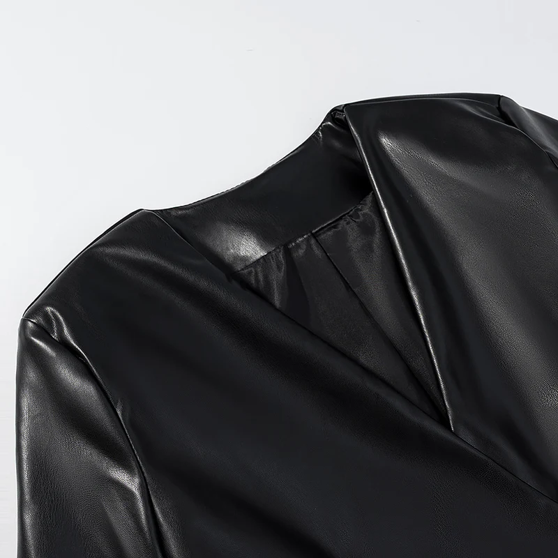 Damen Figurnaher Blazerjacke in Lederoptik mit Single‑Button und konturierenden Abnähern Drune