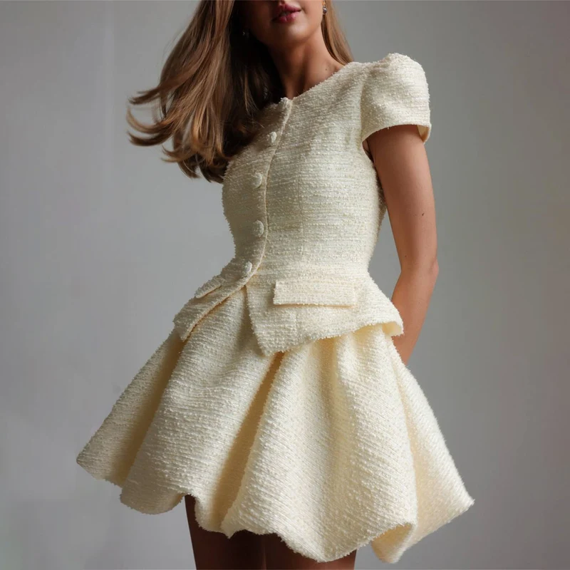 Damen Figurbetontes Tweed-Minikleid mit Schößchen und Knopfleiste Drune