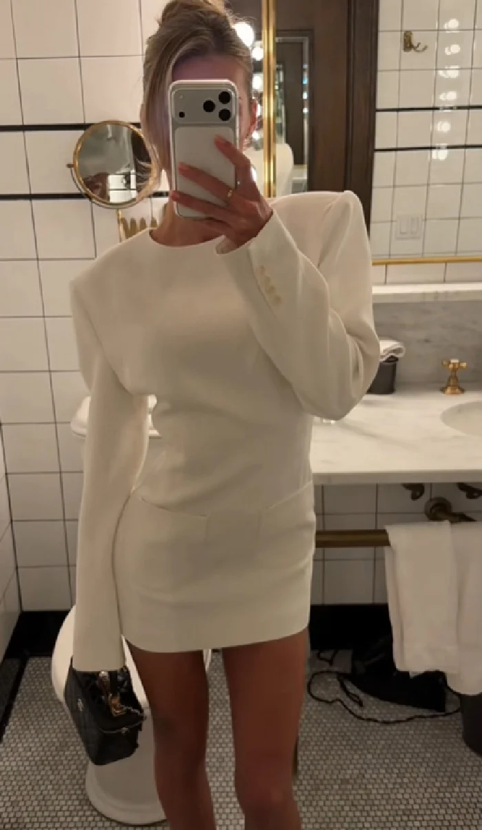 Damen Figurbetontes Mini-Kleid mit betonten Schultern und aufgesetzten Taschen Drune