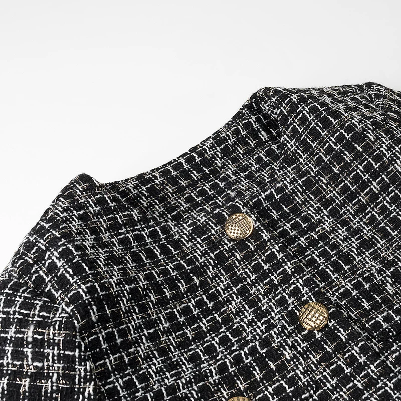 Damen Bouclé-Tweed-Jacke mit Rundhalsausschnitt, goldenen Zierknöpfen und aufgesetzten Taschen Drune