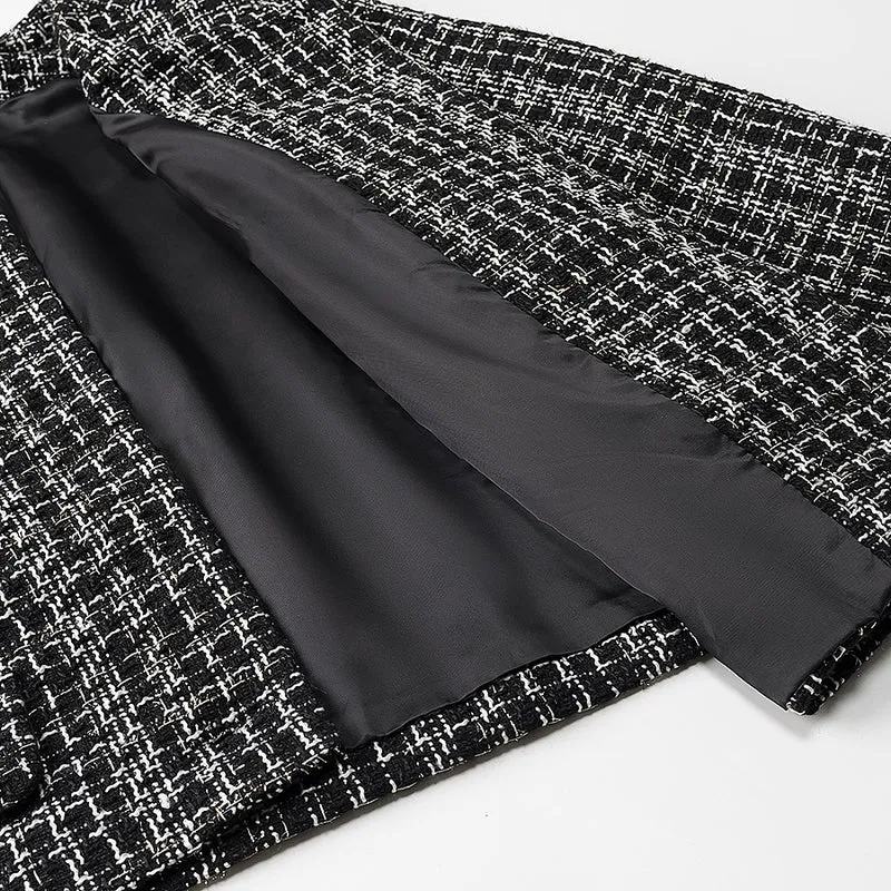 Damen Bouclé-Tweed-Jacke mit Rundhalsausschnitt, goldenen Zierknöpfen und aufgesetzten Taschen Drune