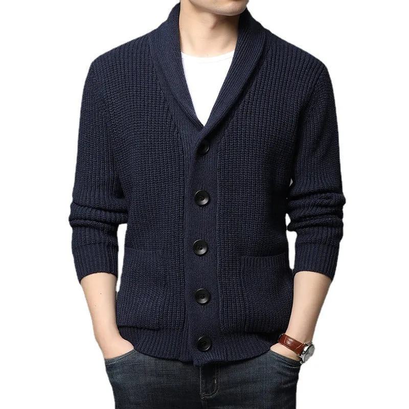 Herren Grobstrick-Cardigan mit Schalkragen, aufgesetzten Taschen und Knopfleiste Drune